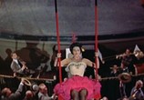 Сцена из фильма Девушка в розовом платье / The Girl in the Red Velvet Swing (1955) Девушка в розовом платье сцена 18