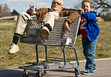 Фильм Несносный дед / Jackass Presents: Bad Grandpa (2013) - cцена 1